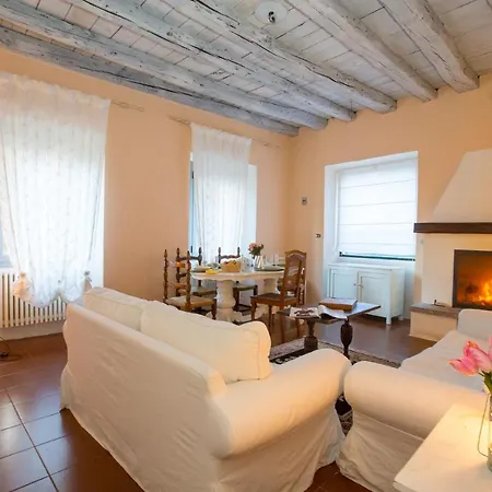 Sleeps 4 * Menaggio